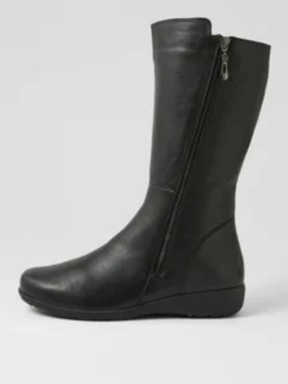 Andrea Women's Booties with Gold Zipper Size 6 Black .